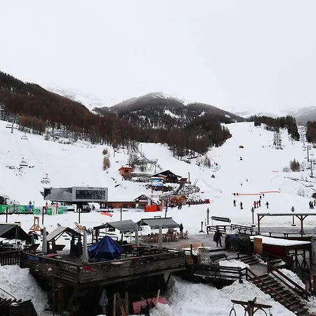 6 Pers Renove Skis Aux Pieds, - Fr-1-322-568 Apartment